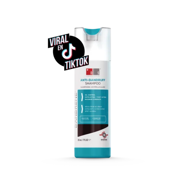 Dandrene Shampoo Anticaspa limpia y exfolia a profundidad eliminando el exceso de grasa y células muertas del cuero cabelludo.